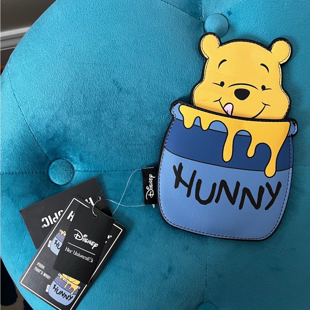 Disney Winnie The Pooh Peek-A-Boo Hunny Cardholder